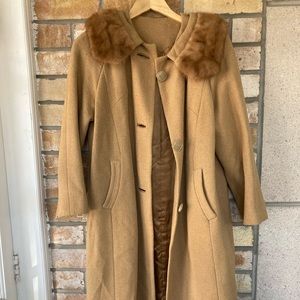 Vintage Coat with Fur Trim size M